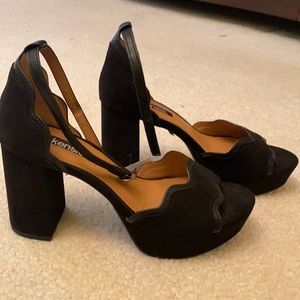 Kensie Cute black sandals